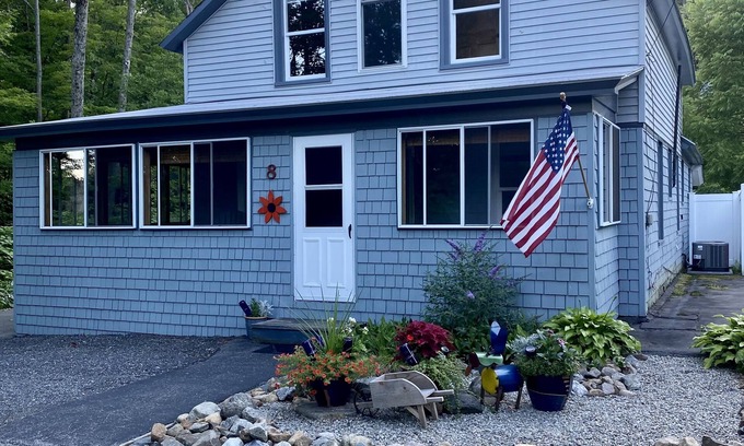 Bolton Landing House | The Blue Escape - Enjoy downtown by foot