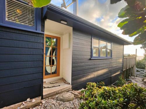 Paekakariki House | The Blue House