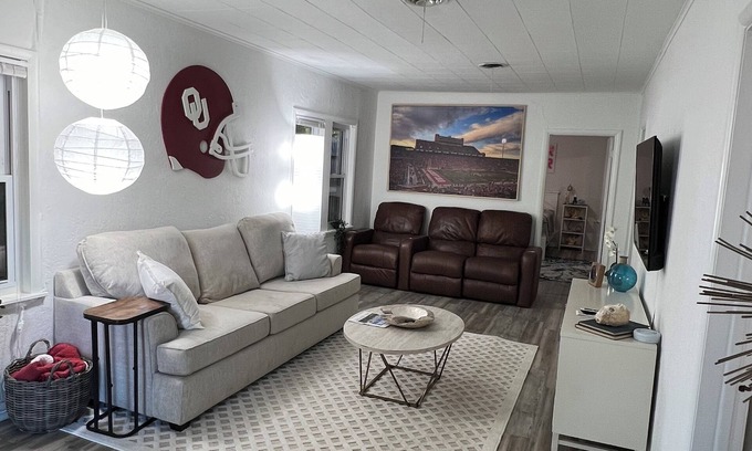 Norman House | The Blue House on Campus Corner! Awesome tailgating area and 2 bedroom!