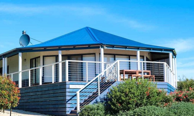 Bremer Bay House | The Blue House - spacious coastal getaway