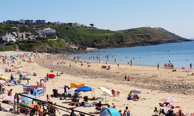 Mumbles House | The Blue House - Two Bedroom House, Sleeps 4