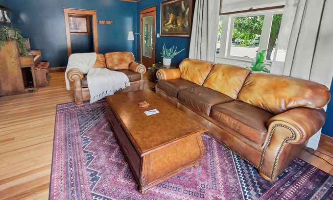 Grand Junction House | The Blue Lion Close to CMU and Downtown