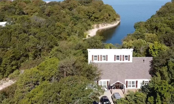 Lake Whitney House | The Blue Magnolia Lodge: Luxury Retreat on Lake Whitney with Hot Tub, Fire Pit, and Private Cove!