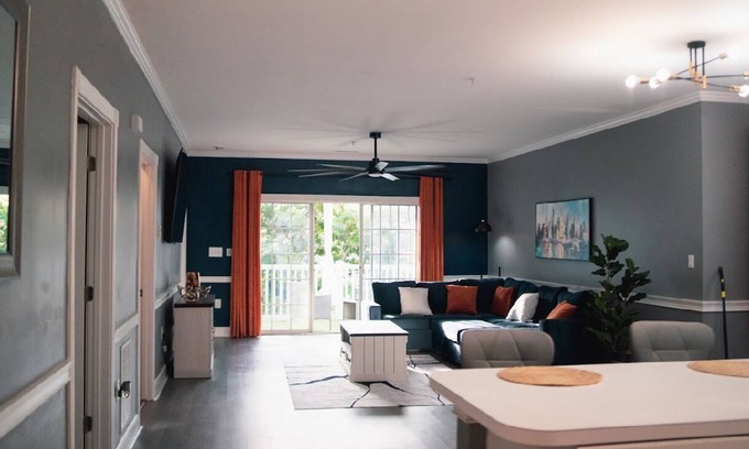 Charlotte Condo | The Blue Oasis- Charming 2-bedroom condo in cool Charlotte with AC, WiFi