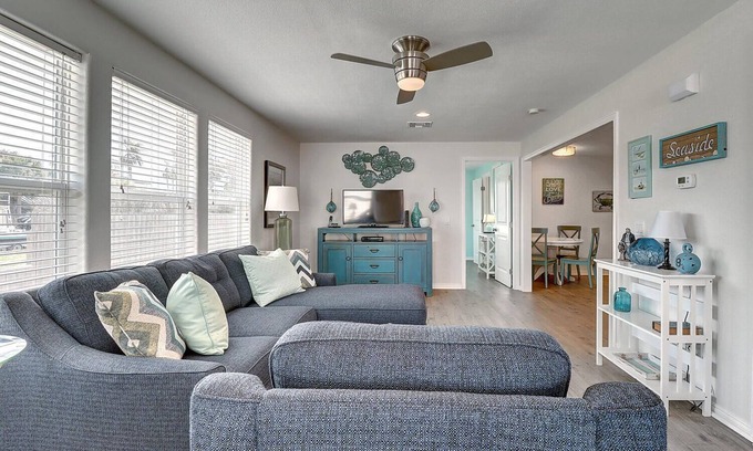 Old Town House | The Blue Pearl ~ Located in the heart of "Old Town" Port A & Detached Game Room!