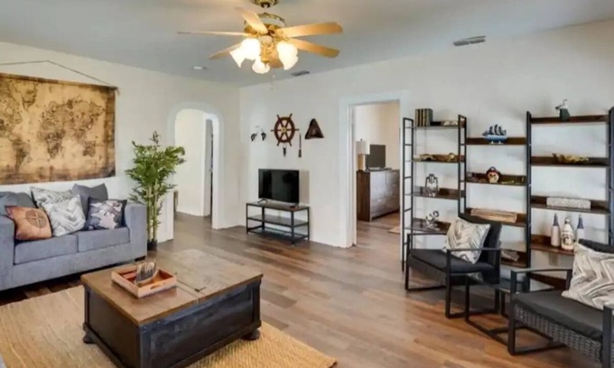 Aransas Pass House | The Blue Pearl nPeaceful, central location minutes from everything