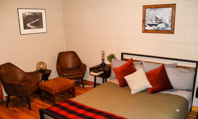 Drake House | The Blue Spruce Suite (Unit 4) at Field Guide Rocky Mountain