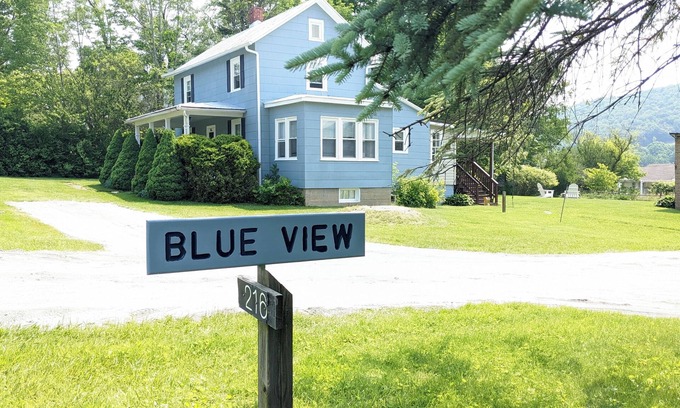 Monterey House | The Blue View - Close to town center plus great mountain view! Good Cell & WiFi