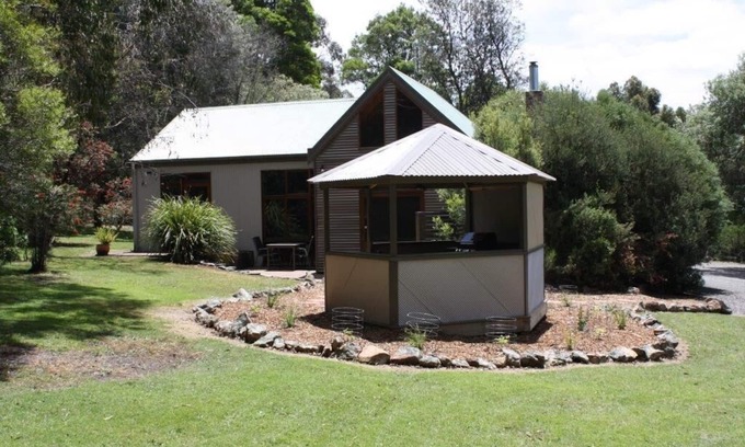 Halls Gap Villa | The Blue Wren Lodge quality couples accommodation