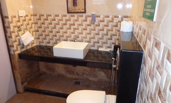 Porur House | The Blues Hospitality Porur Gardens King Room