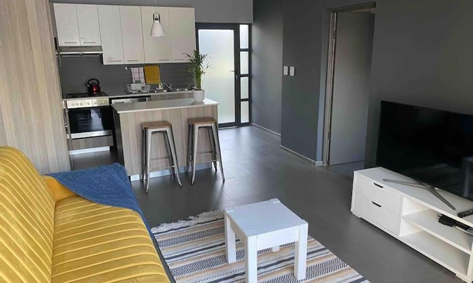 Menlo Park Apartment | The Blues