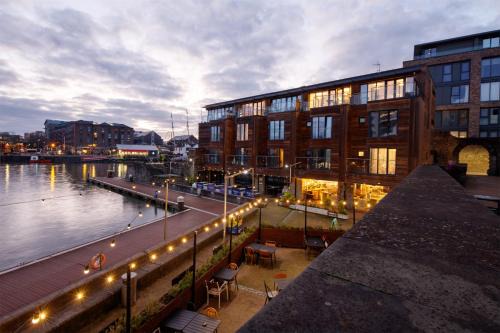Canon's Marsh Apartment | The Boat House Apartment by Cliftonvalley Apartments