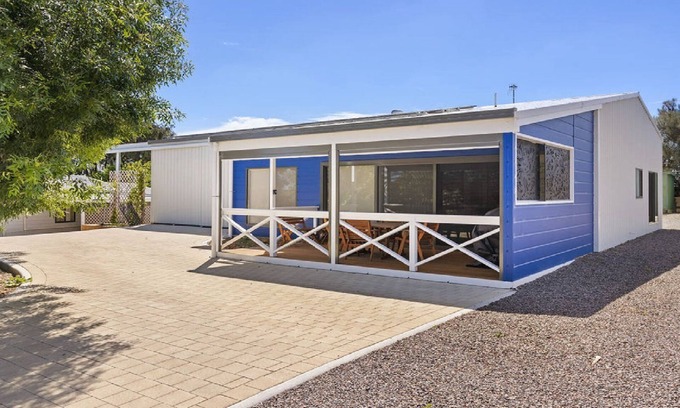 Lake Wangary House | The Boathouse - Perfect 2 bedroom Property close to all Town Facilities