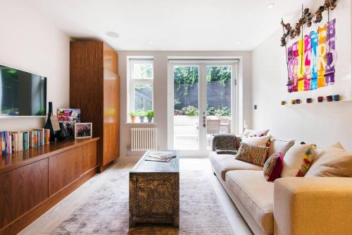 Hampstead Apartment | The Bohemian Rhapsody, Hampstead - by Out of office Lifestyle