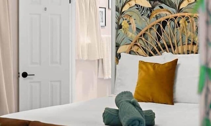 Downtown Orlando House | The Boho JungalownPrivate | HotTub I Downtown