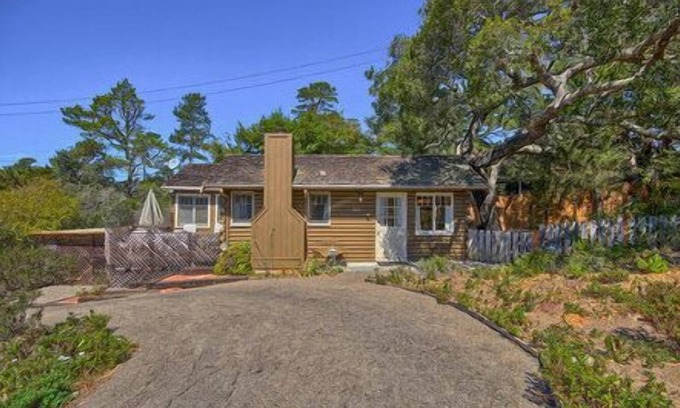 Happy Hill House | The Bonny Cottage By the Sea