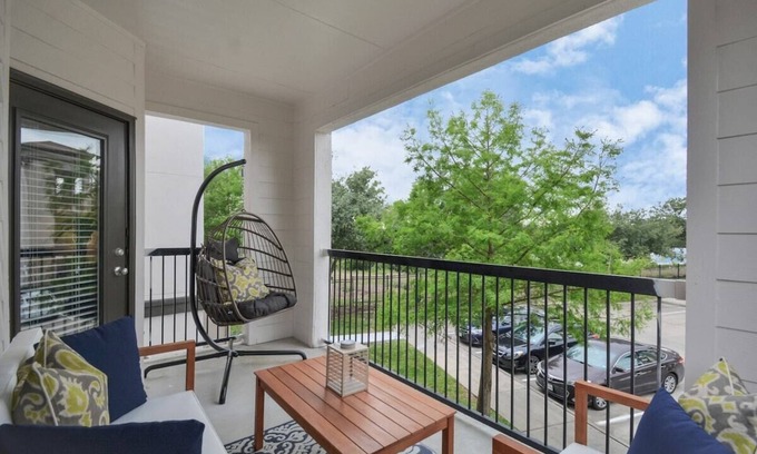 League City Apartment | The Botanical Dream near Kemah Boardwalk and NASA
