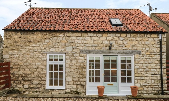 Swinton Cottage | THE BOTHY, 21 WEST STREET, pet friendly in Malton