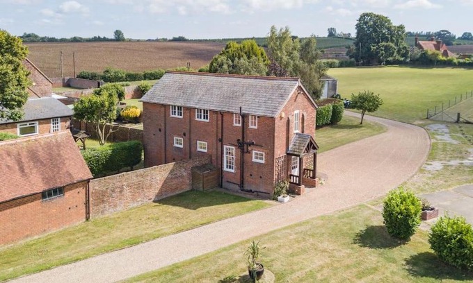 Rodmersham House | The Bothy - Charming home on a working farm
