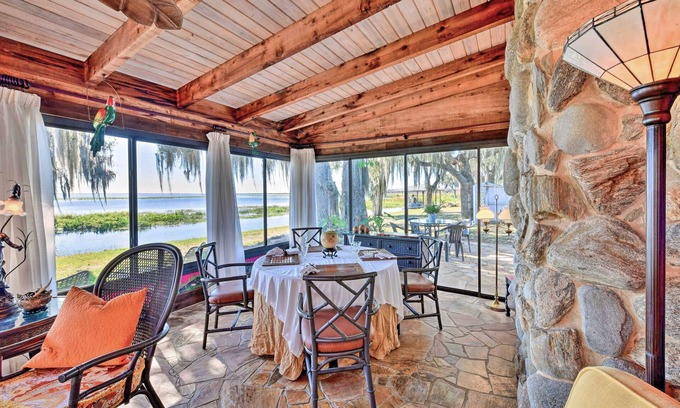 Highland House | 'The BougainVilla' w/Boat Slip on Lake Istokpoga!