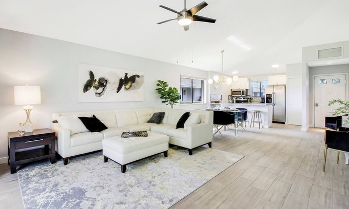 Palm Beach Gardens Cottage | The Bougie Bungalow, PGA
