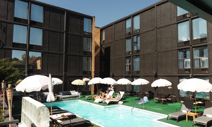 East Boulder Hotel | The Boulder Broker