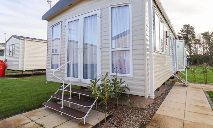 Cayton Bay House | THE BOUNDARY, family friendly, with a garden in Scarborough