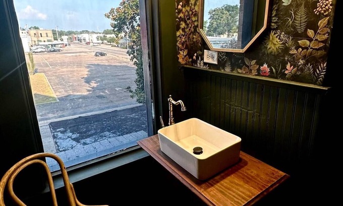 Mount Pleasant House | The Bouquet Suite w/Private Full Bath