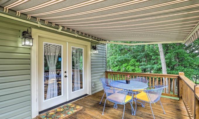 Oakley House | ‘The Bowen Arrow’ Lovely Home in Asheville!