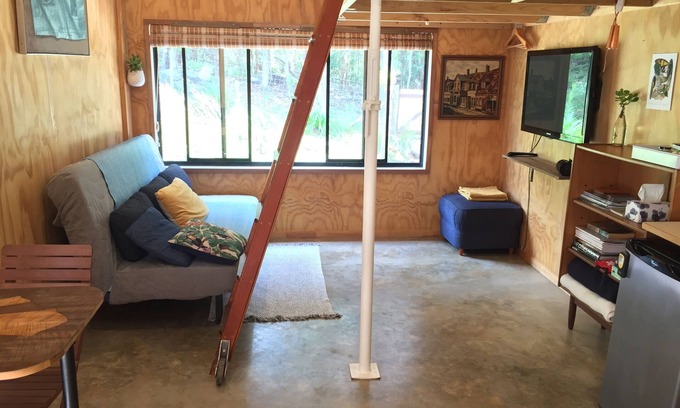 Bawley Point Cabin | The Bower- Cosy coastal cabin