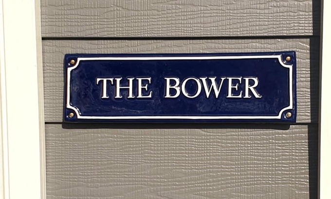 Uralla Ski Chalet | The Bower@ Kings Cottage