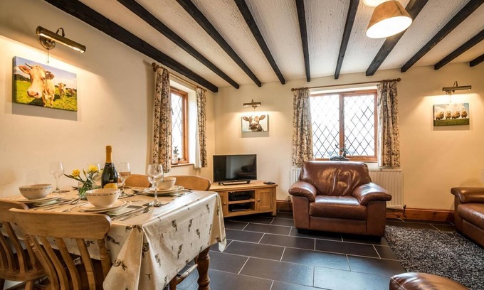 Tavernspite House | The Brambles - 2 Bedroom Cottage - Llanteg