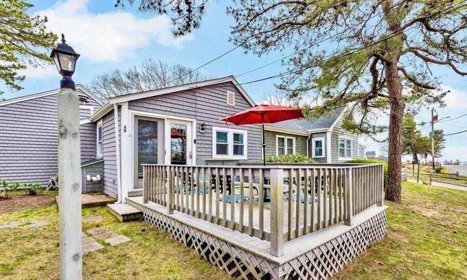Hyannis Condo | The Breakwaters Hyannis - Your Home Away From Home RPAM069