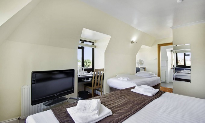 Barnhill Hotel | The Brent Hotel