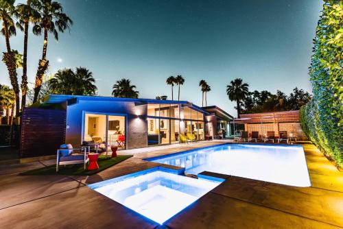 Palm Springs House | The Brentwood - Meredith Lodging