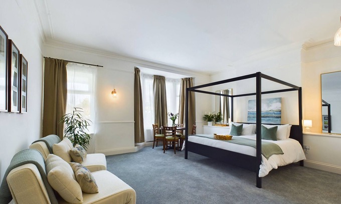 Goole Hotel | The Briarcroft Wayth Hotels