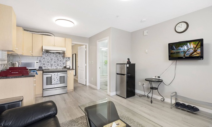 Hastings House | The Bright and Cozy Suite in Nice City - Vancouver!