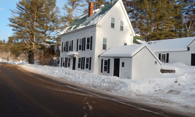 Locke Mills House | The Brookside House-Large, charming Historic House. Pet Friendly!