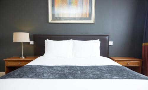 Milton Keynes Hotel | The Broughton Hotel by Greene King Inns