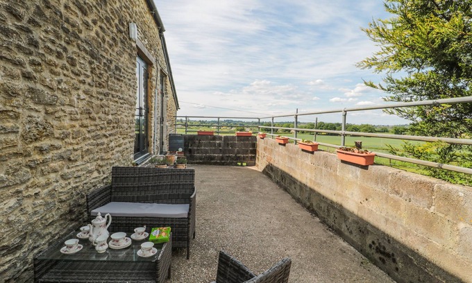 Yeovil Cottage | The Bull Pen