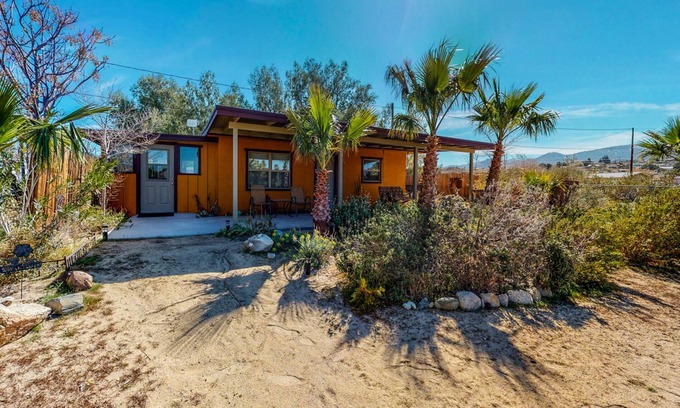Joshua Tree House | The Bungalow in Downtown Joshua Tree - A Renovated Mid-Century Bungalow