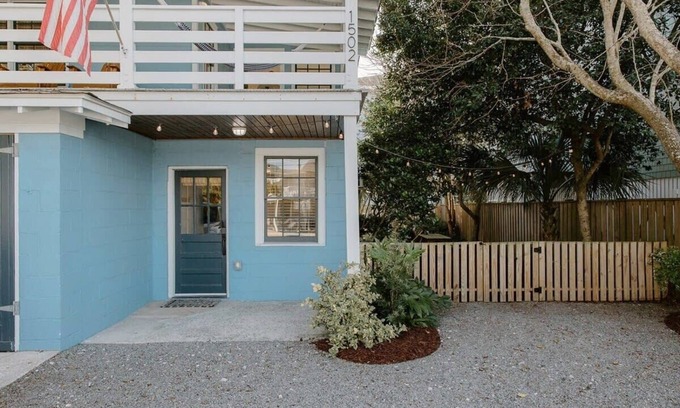 Wrightsville Beach Condo | The Bungalow Lounge S