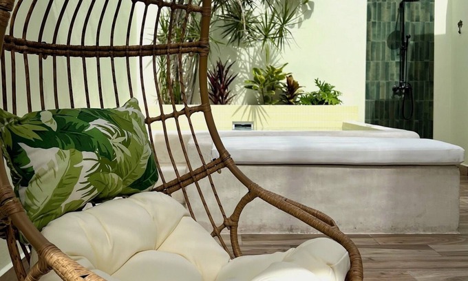 Parque House | The Bungalows by HOUS offer a lush tropical paradise perfect for a relaxing romantic getaway.