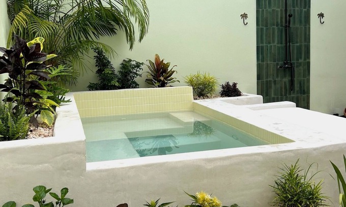 Parque House | The Bungalows by HOUS offer a lush tropical paradise perfect for a relaxing romantic getaway.