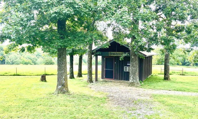 Compton Cabin | The Bunkhouse Cabin @ Elkhorn Cabins