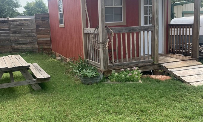 Dewey County Cabin | The Bunkhouse