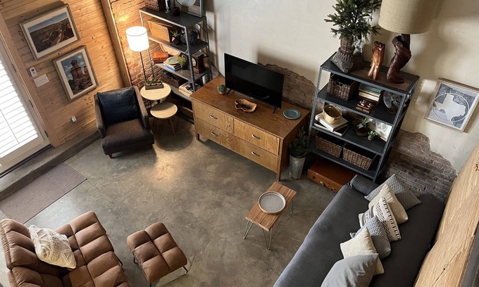 Claude Apartment | THE BURROW Dugout