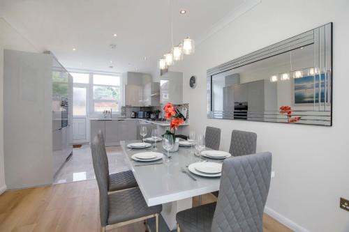 York House | The Burton York 3 bedroom House sleeps 6