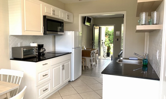 Royal Poinciana House | THE BUSH HOUSE - Premium House for 2 1BR 1BA Studio