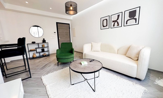 Les Berges Du Lac II Apartment | The Business Stay: Brand new in Lac 2